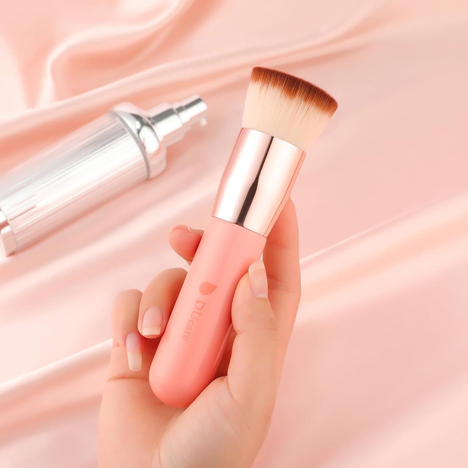 Foundation Brush for Liquid Makeup,Flat Top Kabuki Foundation Brushes - Premium Makeup Brush for Liquid, Cream, Powder,Buffing, Blending,Pink