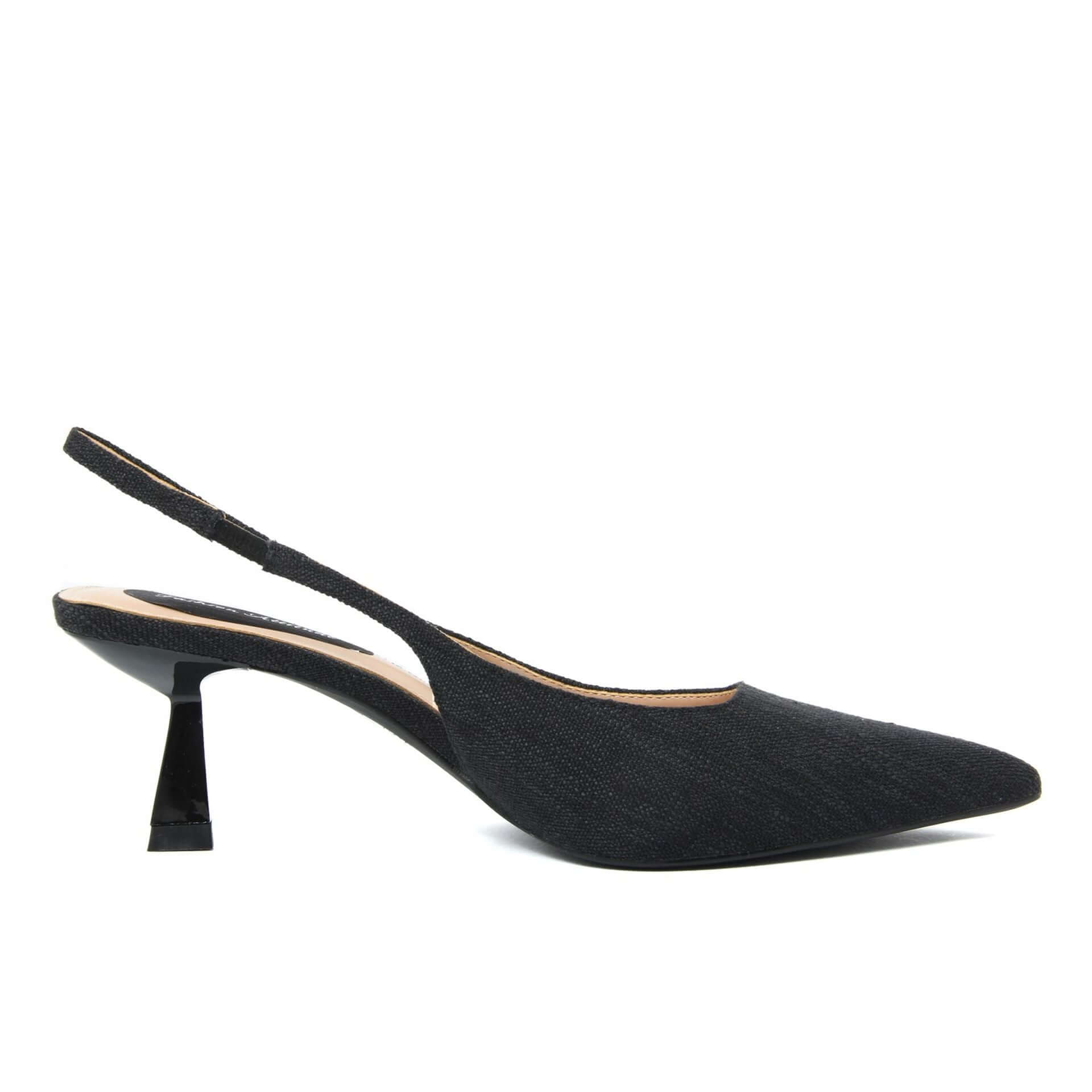Fashion Attitude Sandals in black with ankle strap and pointed toe, perfect for spring/summer style.