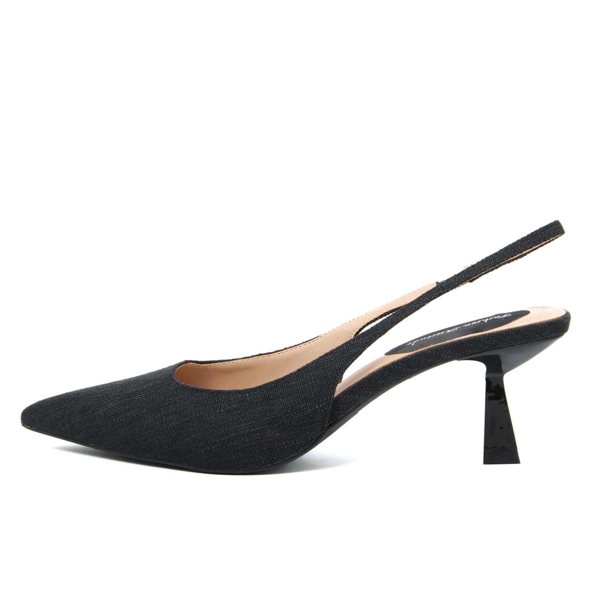 Fashion Attitude Sandals in black with a sleek design and pointed toe, perfect for spring/summer.